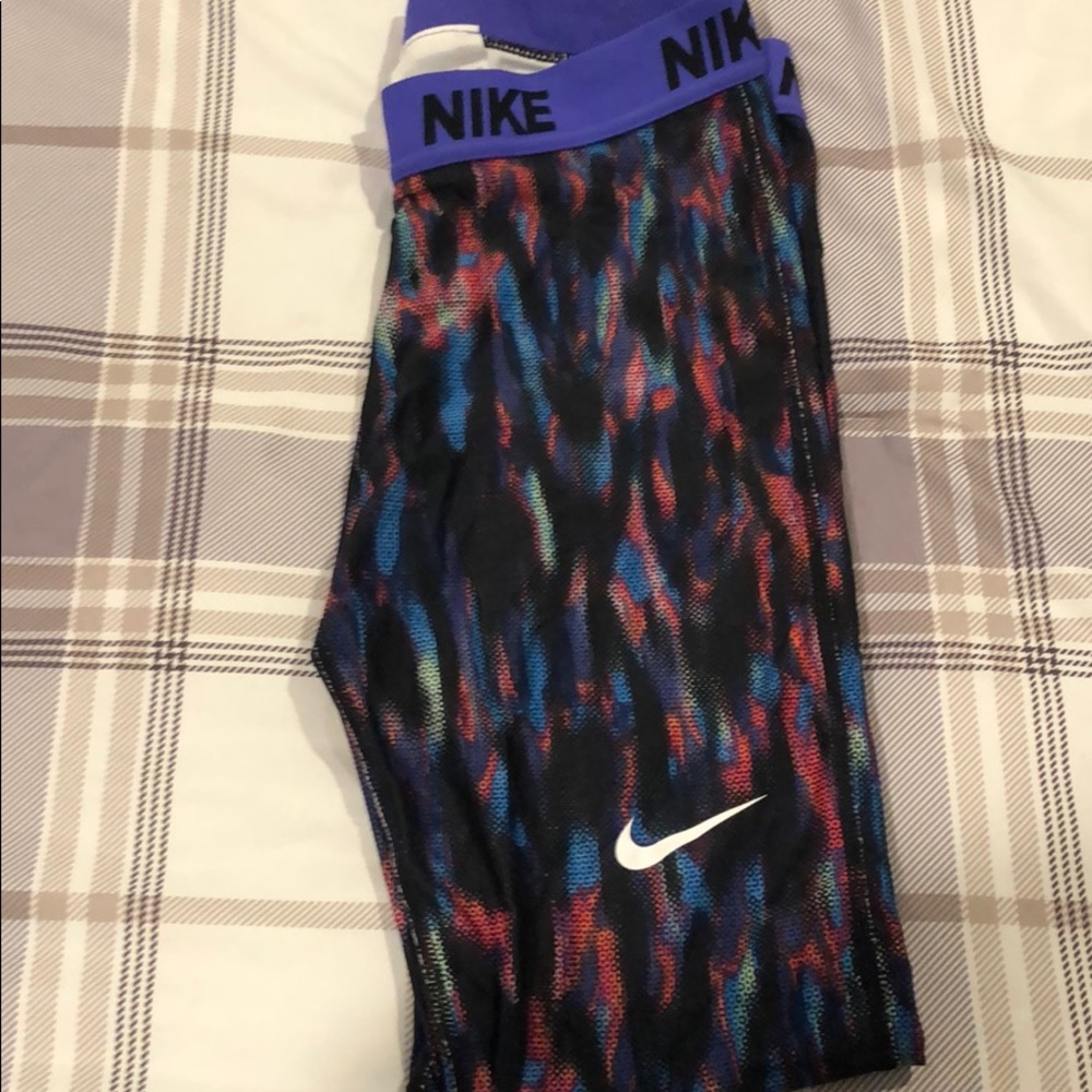 Nike Dri-fit GIRLS xl multi colored legging